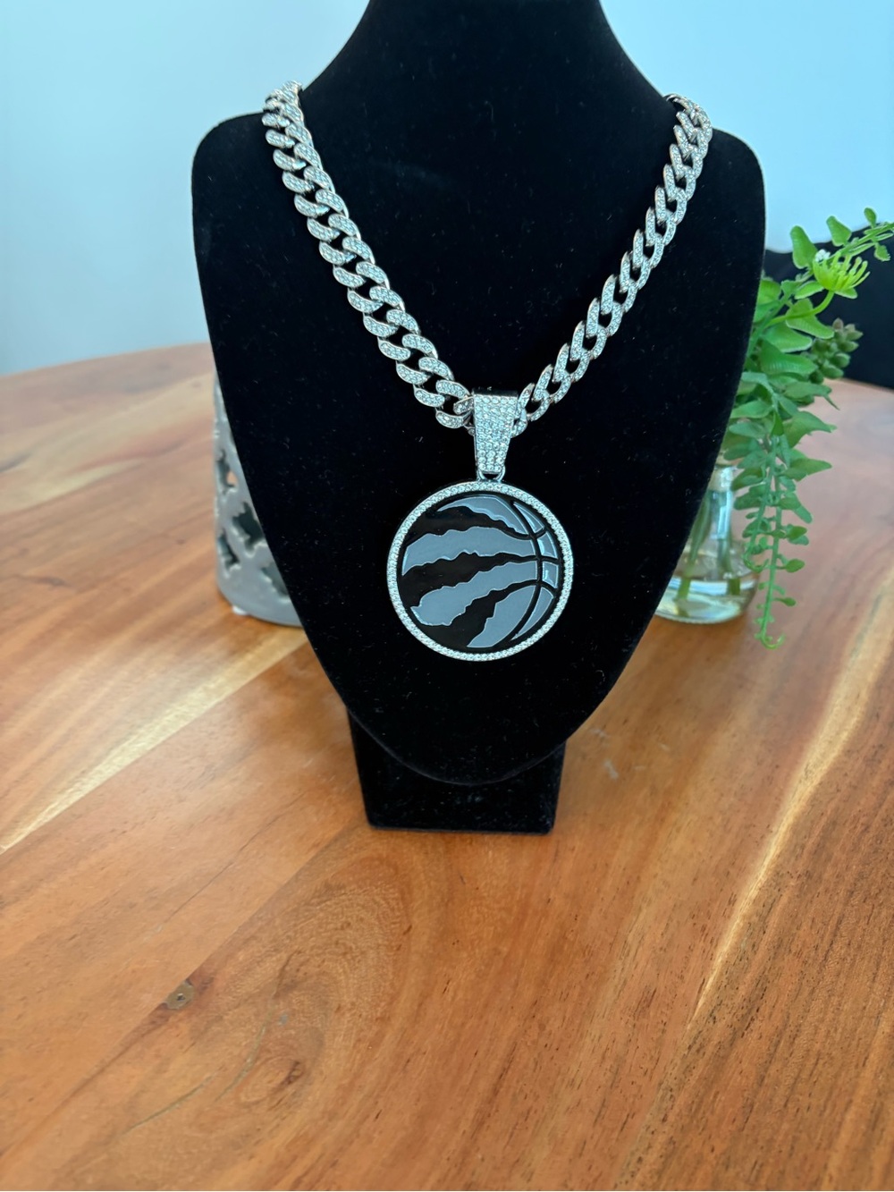 NBA Toronto Raptors Necklace with pendant